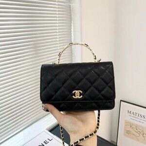 CHANEL 24P gold buckle diamond pattern leather chain shoulder crossbody handbag